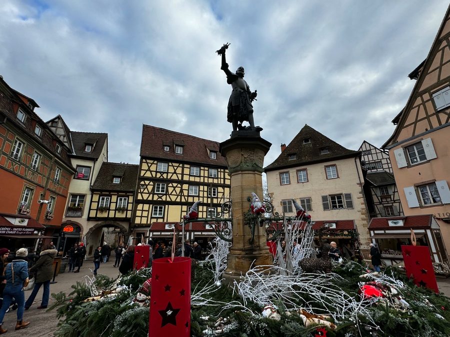 The Statue in the Square