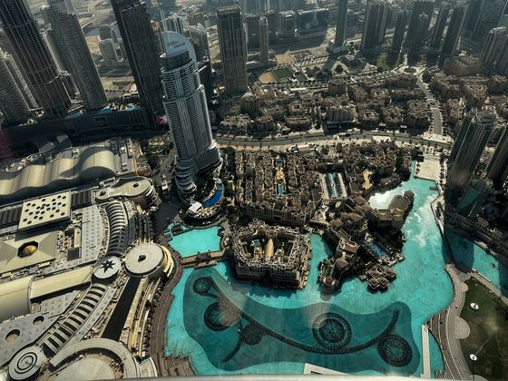 Burj Khalifa, Looking Down